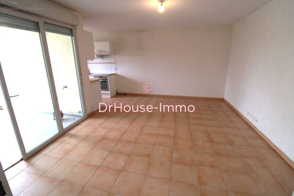 Appartement à FROUZINS