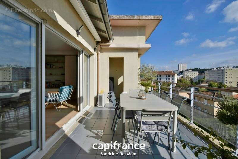 Appartement à TASSIN-LA-DEMI-LUNE