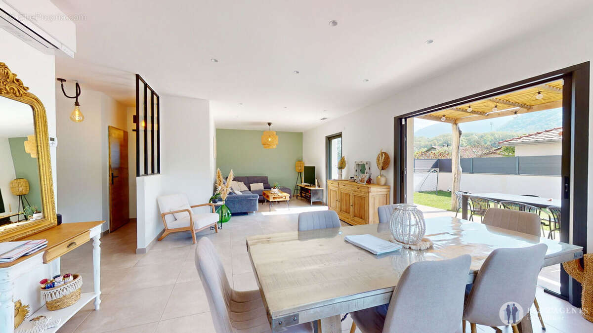 Maison récente 105m² au calme  sans vis-à-vis  terrain piscinable à Vif - photo 4