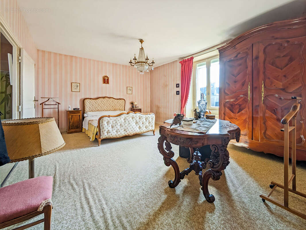 Maison à DOL-DE-BRETAGNE