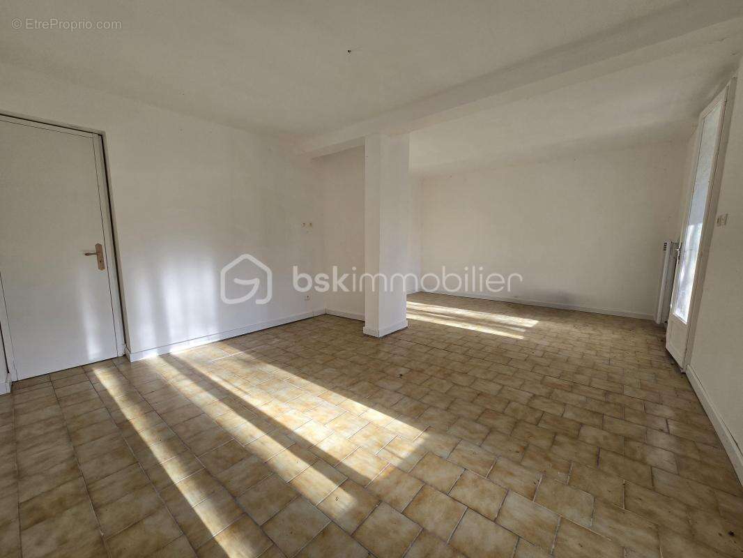 Maison à GAGEAC-ET-ROUILLAC