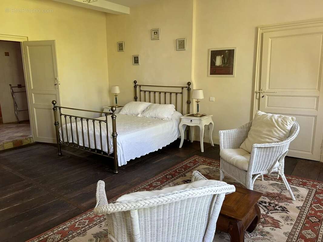 Maison à VILLEBOIS-LAVALETTE