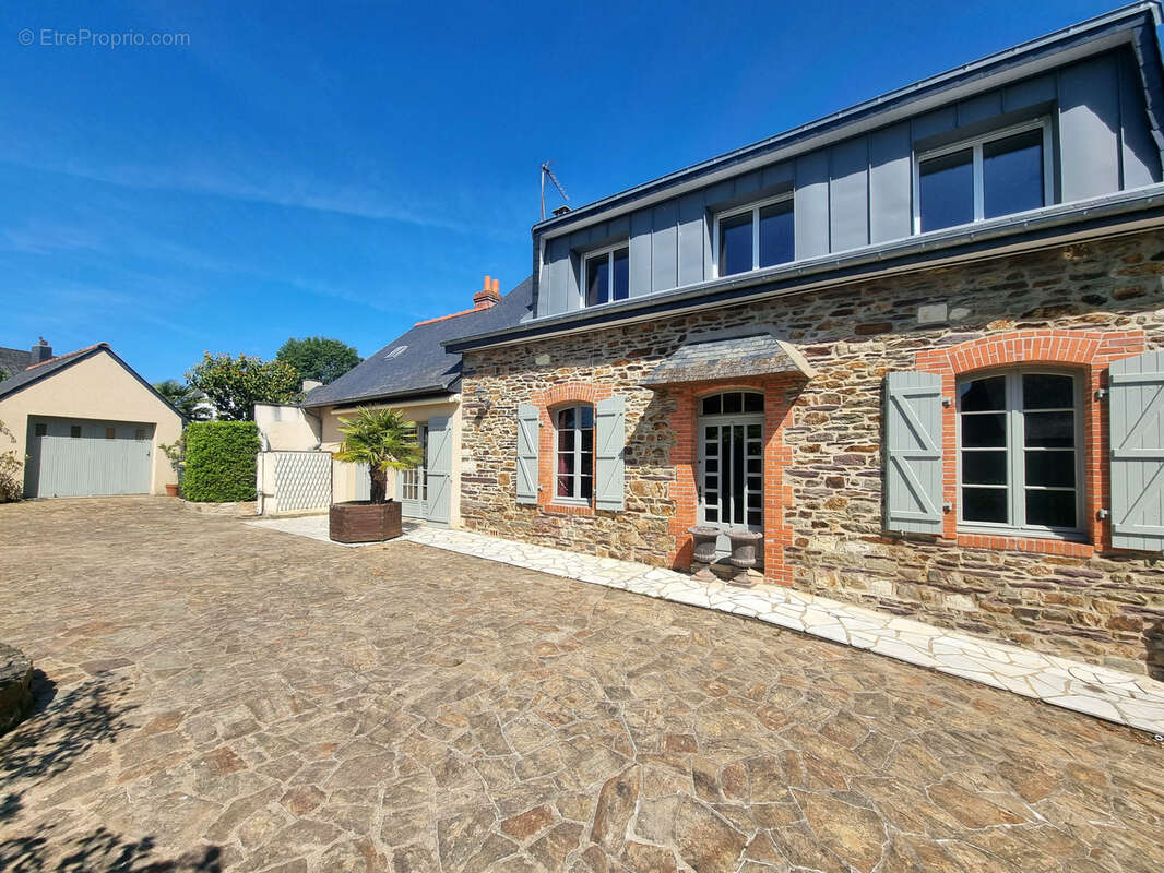 Maison à SAINT-ERBLON