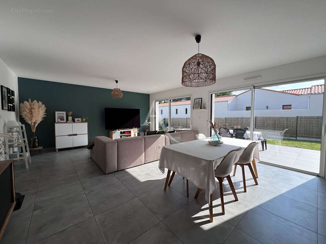 Maison à AIZENAY