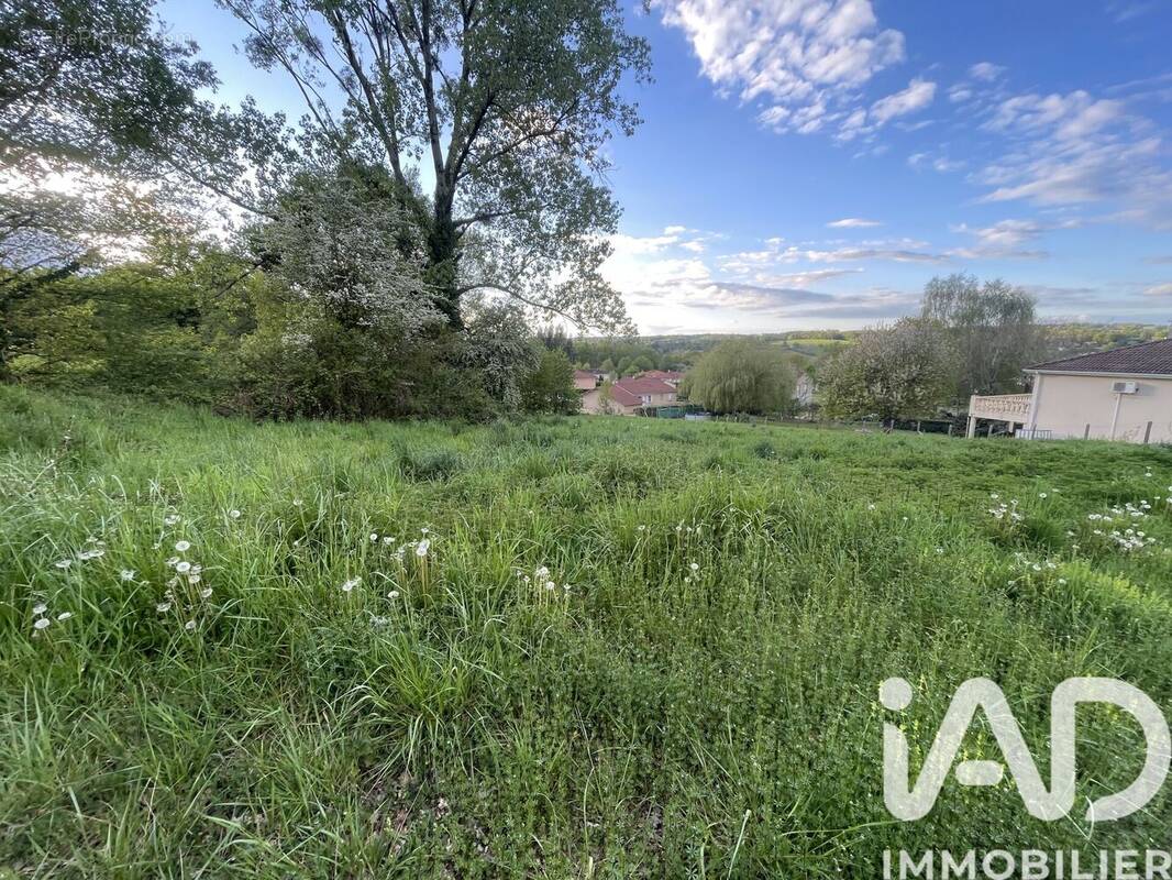 Photo 1 - Terrain à SAINT-VICTURNIEN