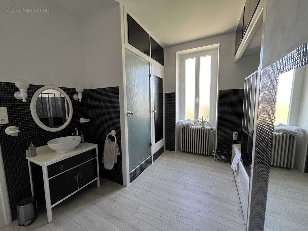 Maison 233 m² à Mazieres  - photo 7
