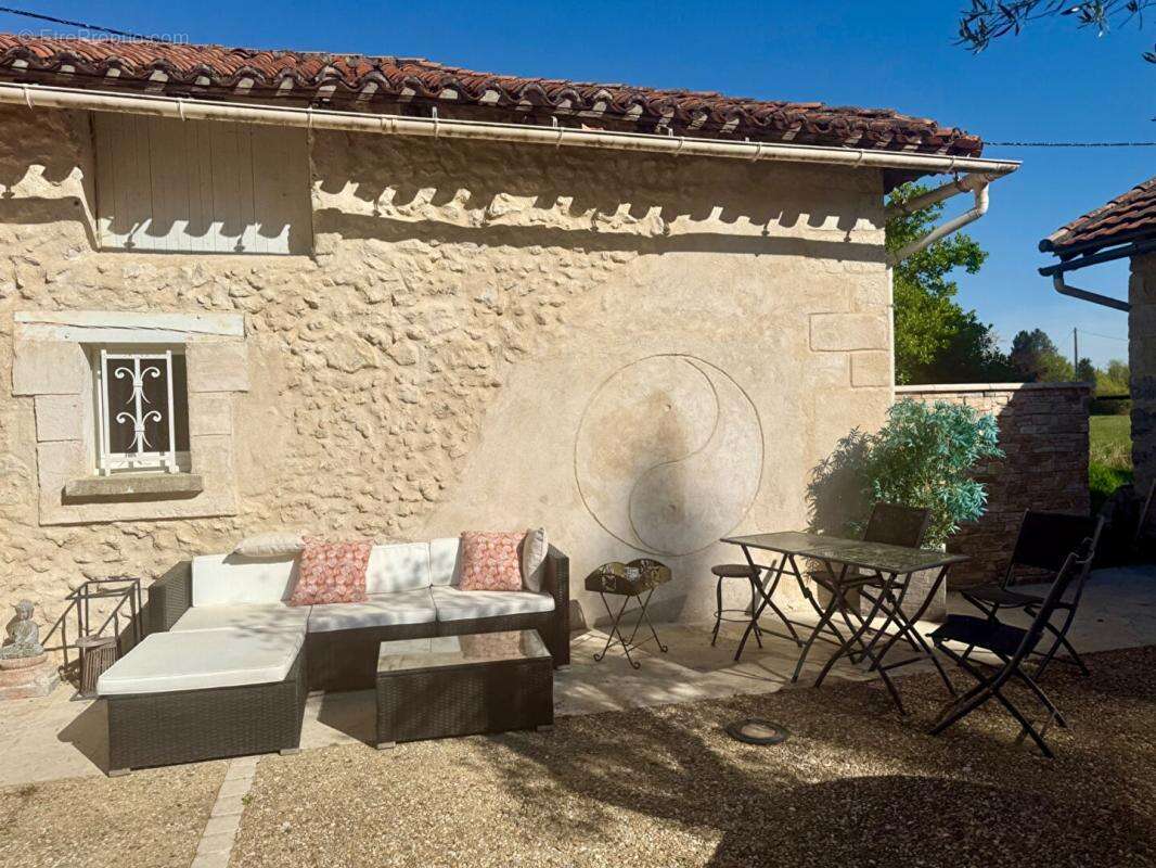 Maison à MONTREM