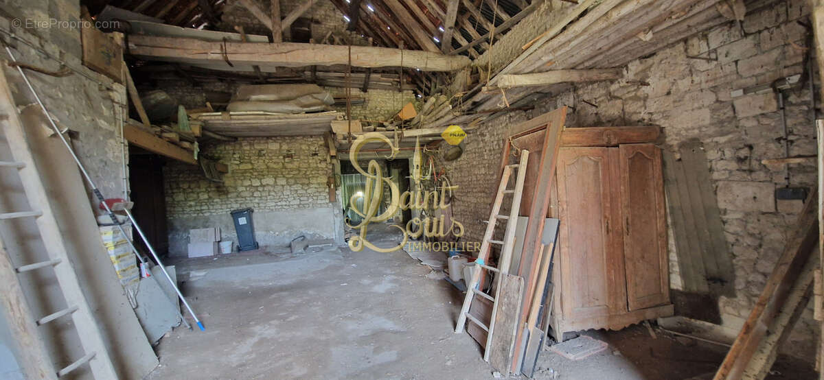 Maison à CHAMPIGNY-SUR-VEUDE