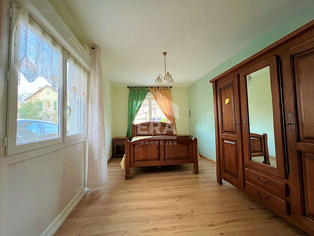 Maison à RUELLE-SUR-TOUVRE