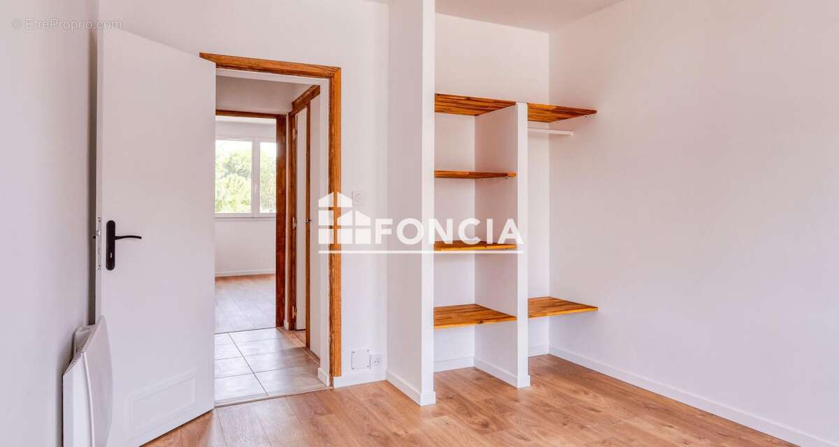 Appartement t3 proche toutes commodites, avec garage, cave et balcon, entierement renove avec prestations de qualite - photo 9