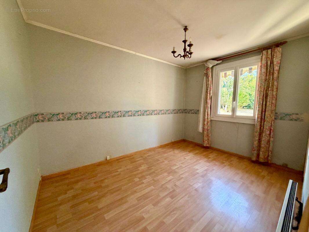 Maison de plain-pied à rénover avec jardin - Manzac-sur-Vern - photo 11