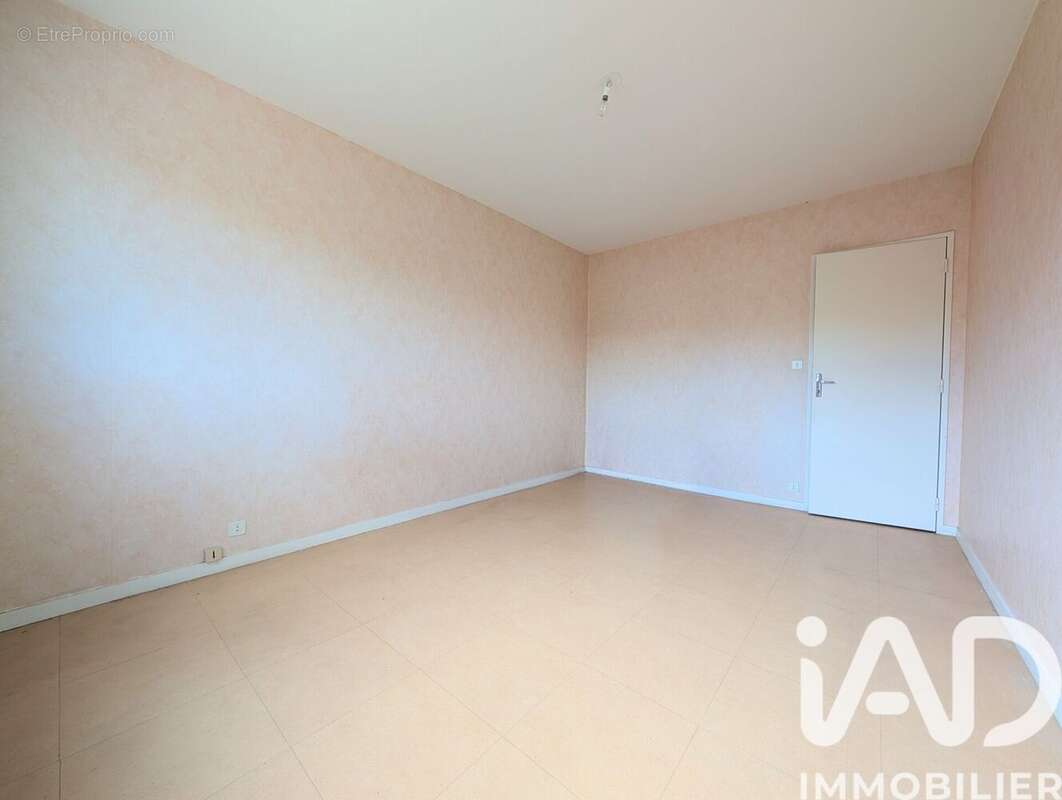 Appartement 71 m² à Gueret  - photo 9