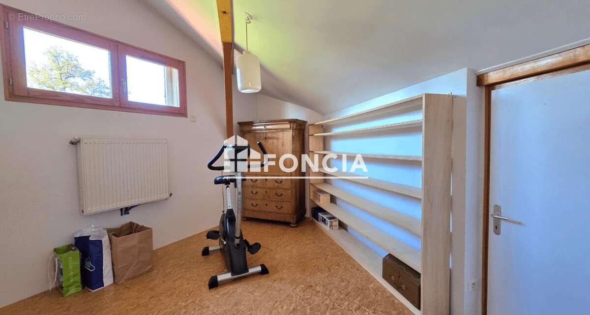 Maison à LA ROCHE-SUR-FORON