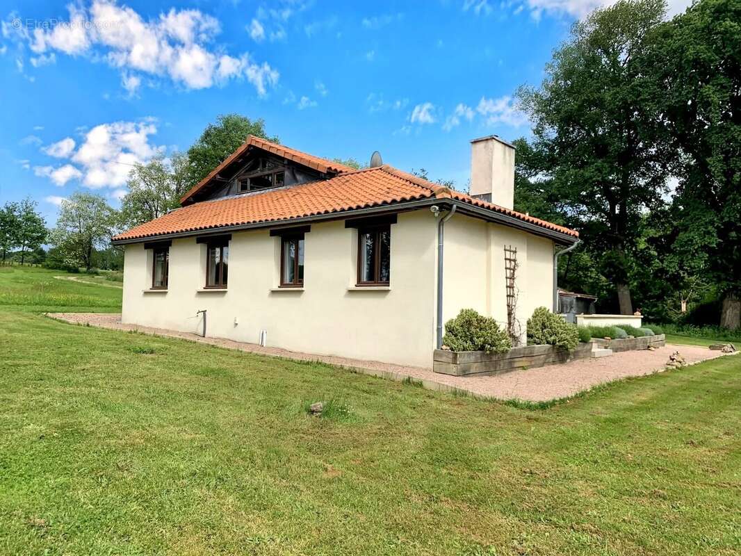 Maison à NONTRON