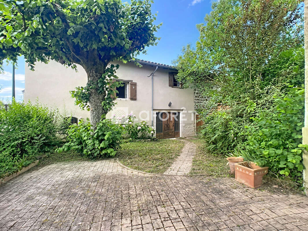 Maison à LANTIGNIE