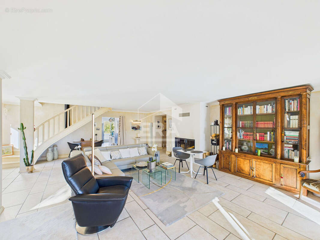 Appartement à ONET-LE-CHATEAU