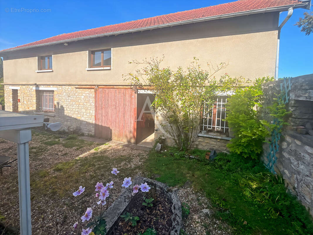 Maison à CONDECOURT