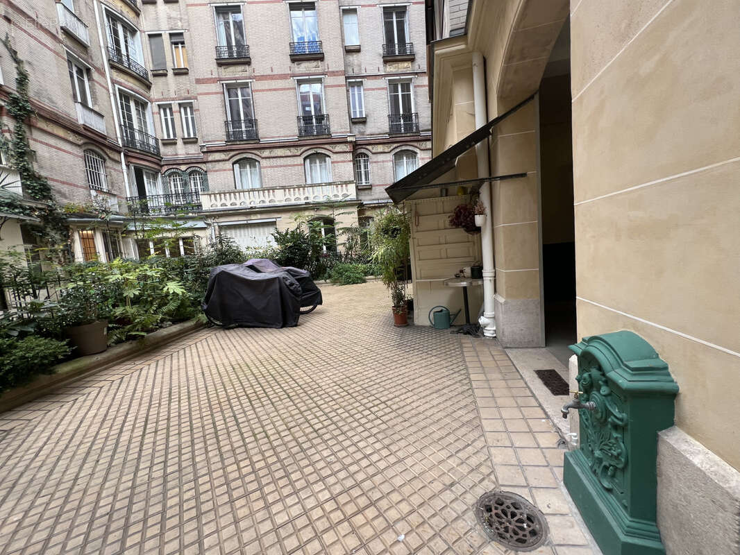 Appartement à PARIS-17E