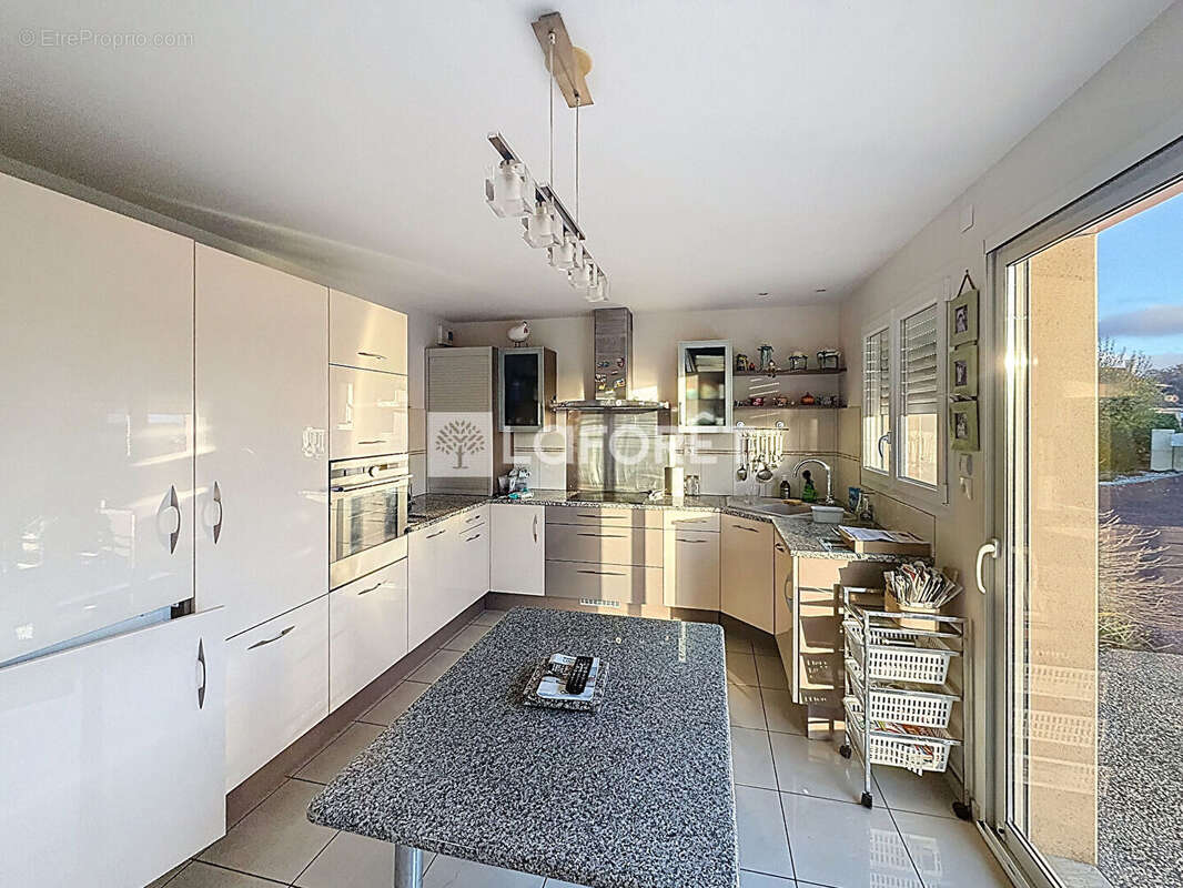 Maison à SAINT-GEORGES-DES-GROSEILLERS