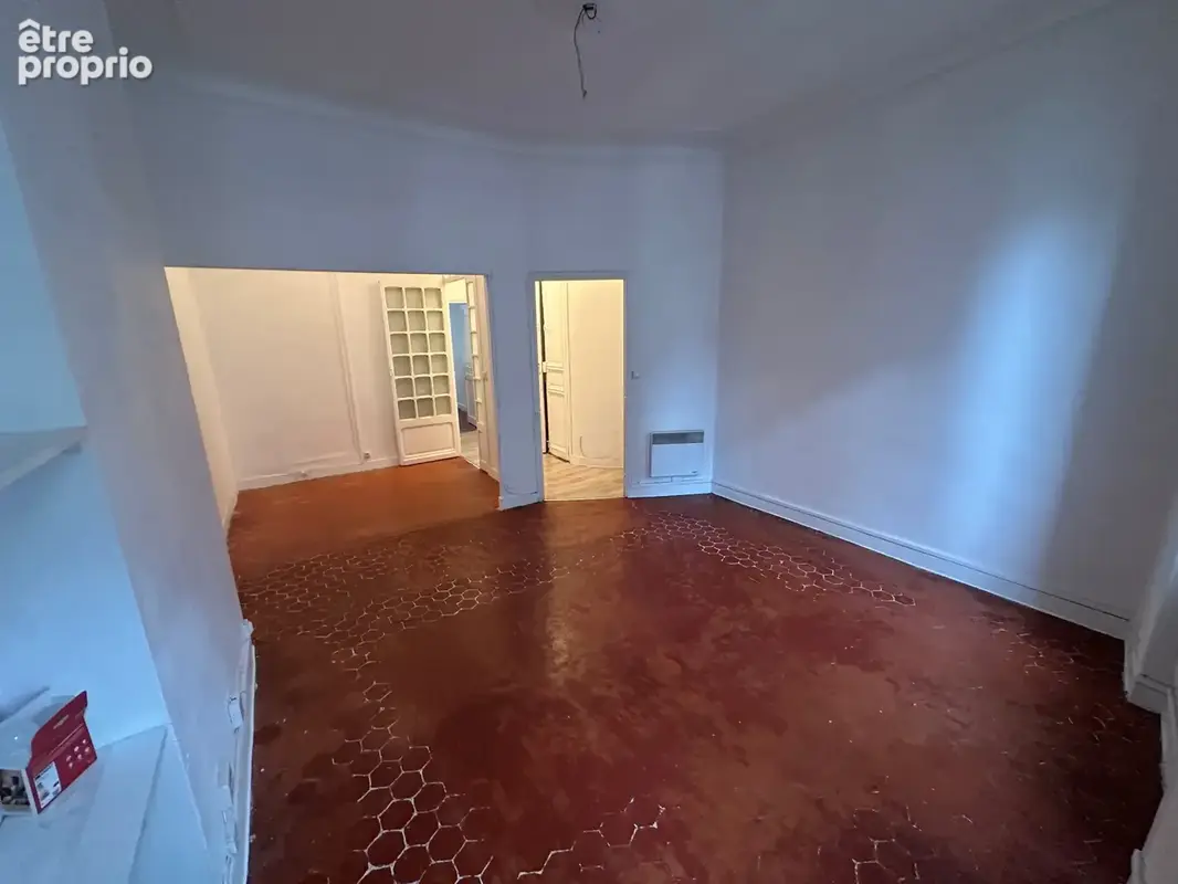 Type 2/3 - 55 m2 - rue d'italie - prefecture 13006 - vide - residence principale - photo 4