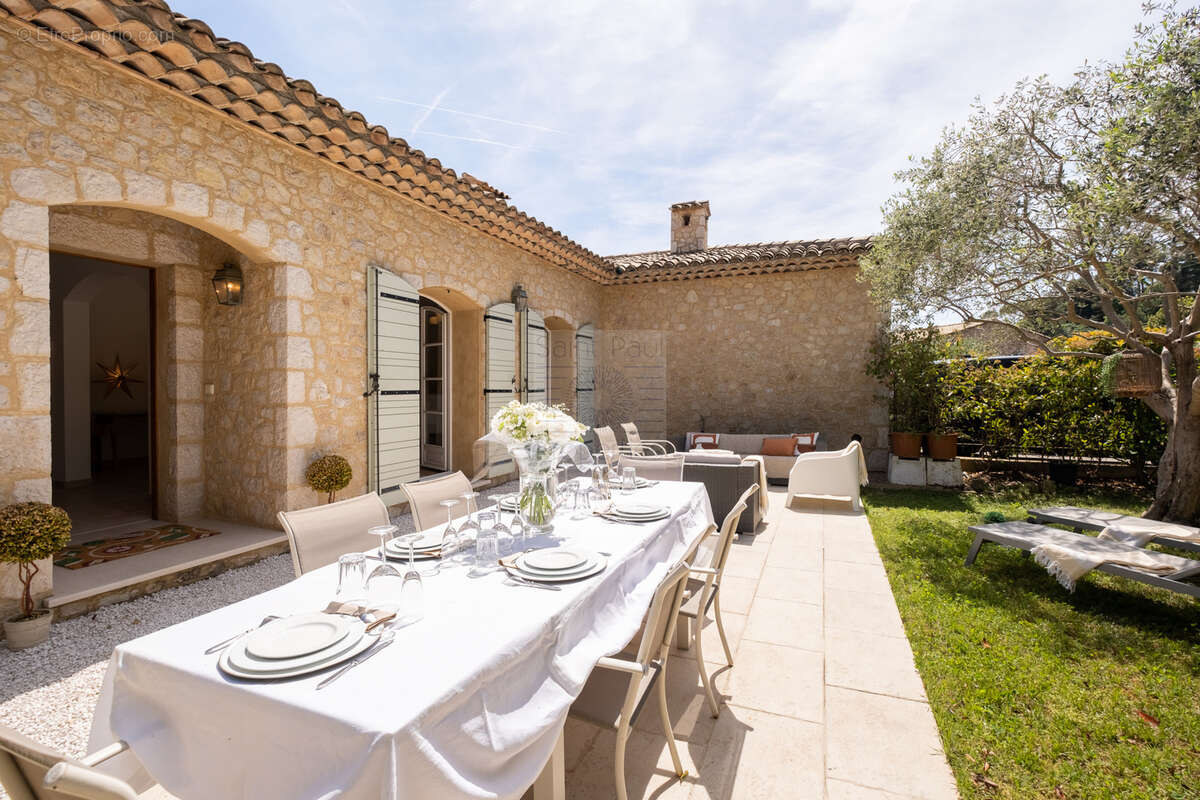 Superbe appartement - grand standing - 110m2 - Cagnes sur Mer - photo 5