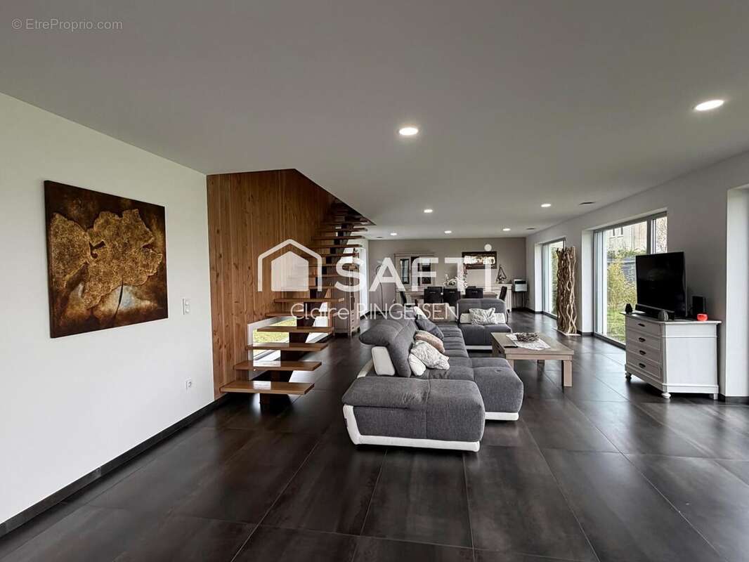 Maison 242 m² à Grundviller  - photo 3