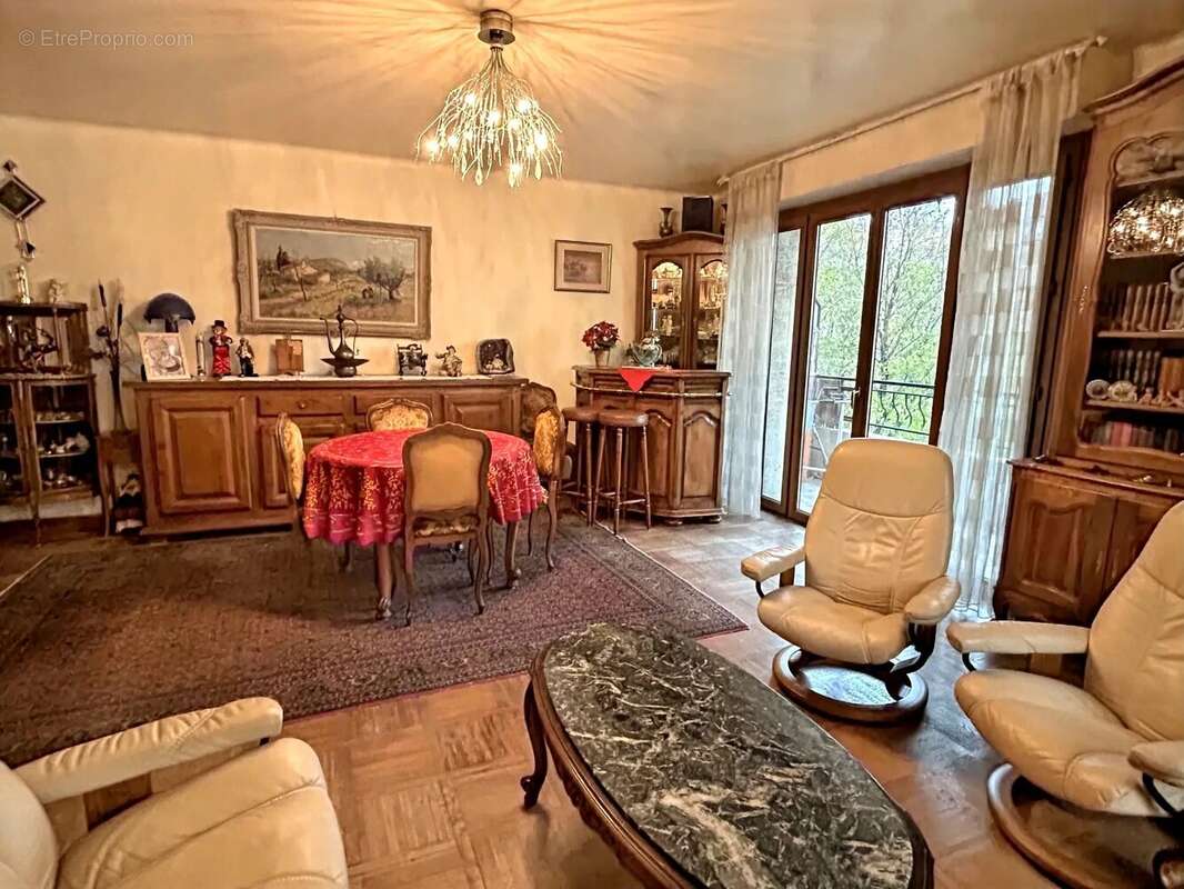 Appartement à MARSEILLE-6E