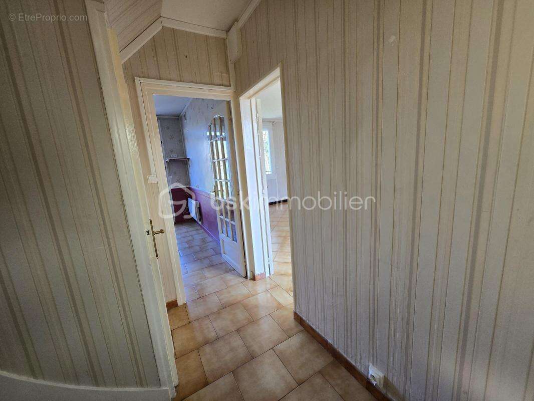 Maison à VARENNES-VAUZELLES