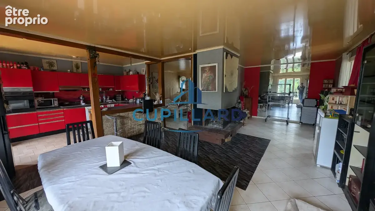 Villa semi-enterrée avec joli terrain arboré - photo 11