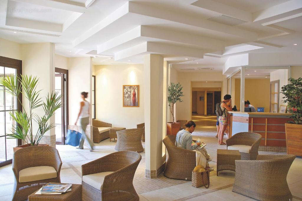 Appartement à SAINT-LAURENT-DU-VAR