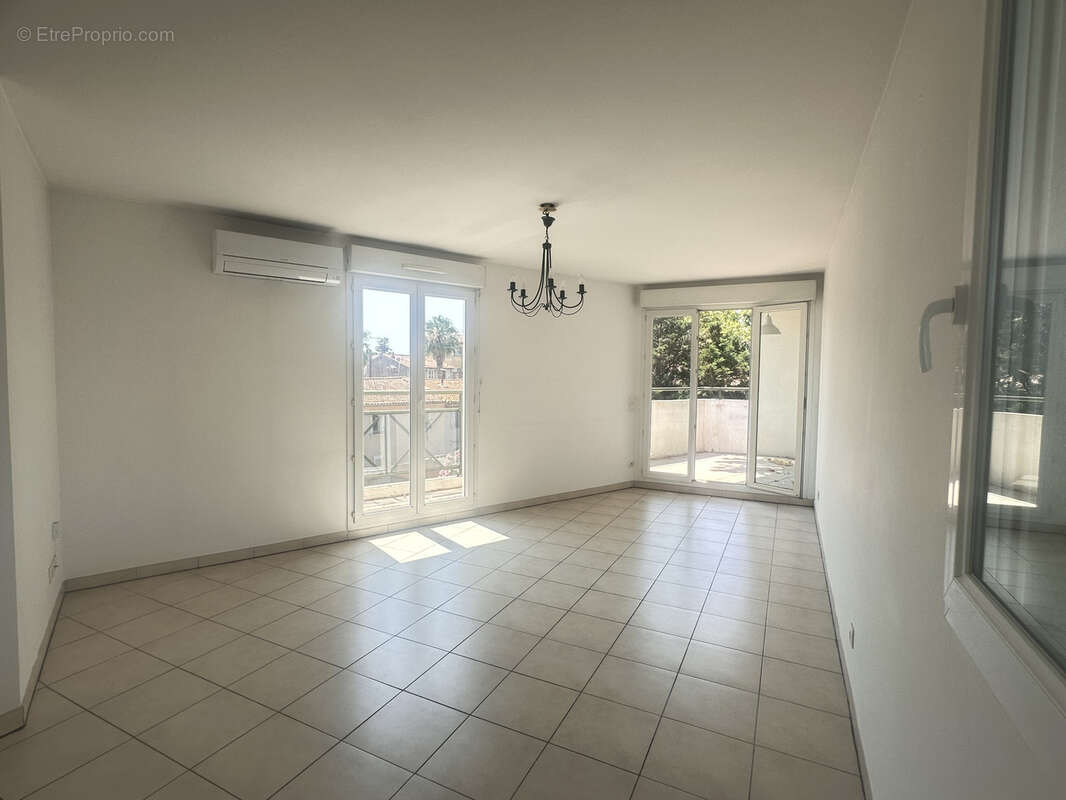 Appartement à SIX-FOURS-LES-PLAGES