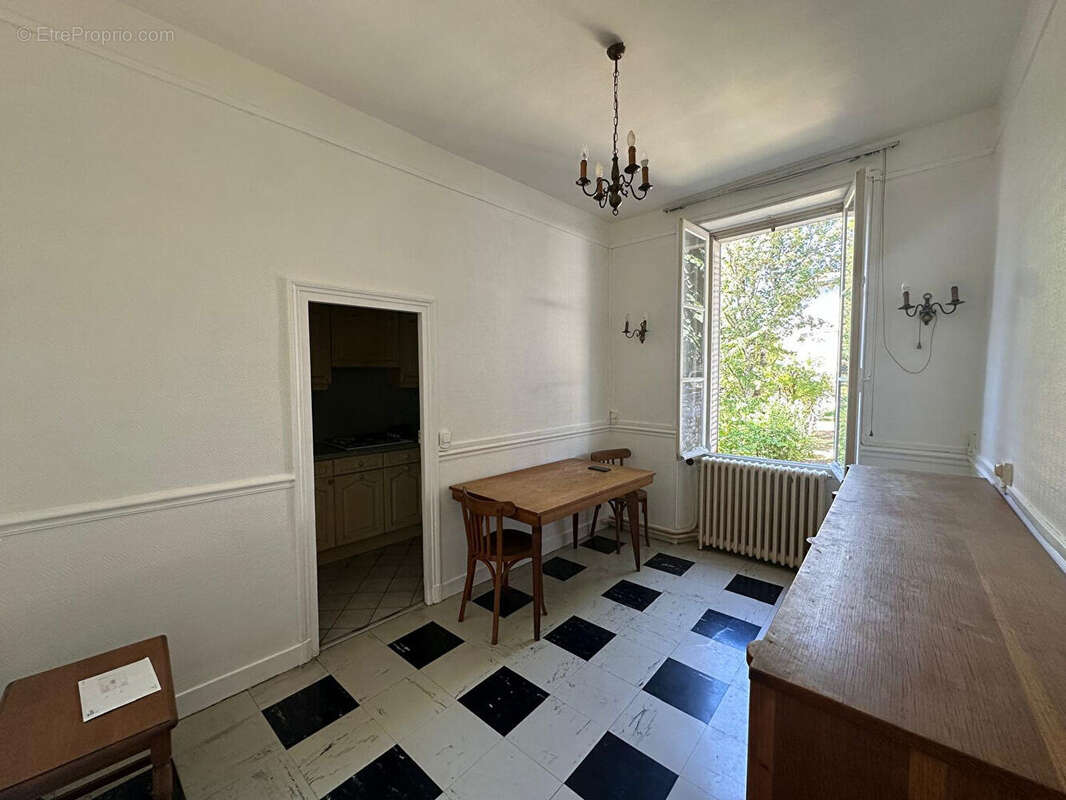 Maison plein centre ville de Provins avec terrain  - 87m² - photo 2