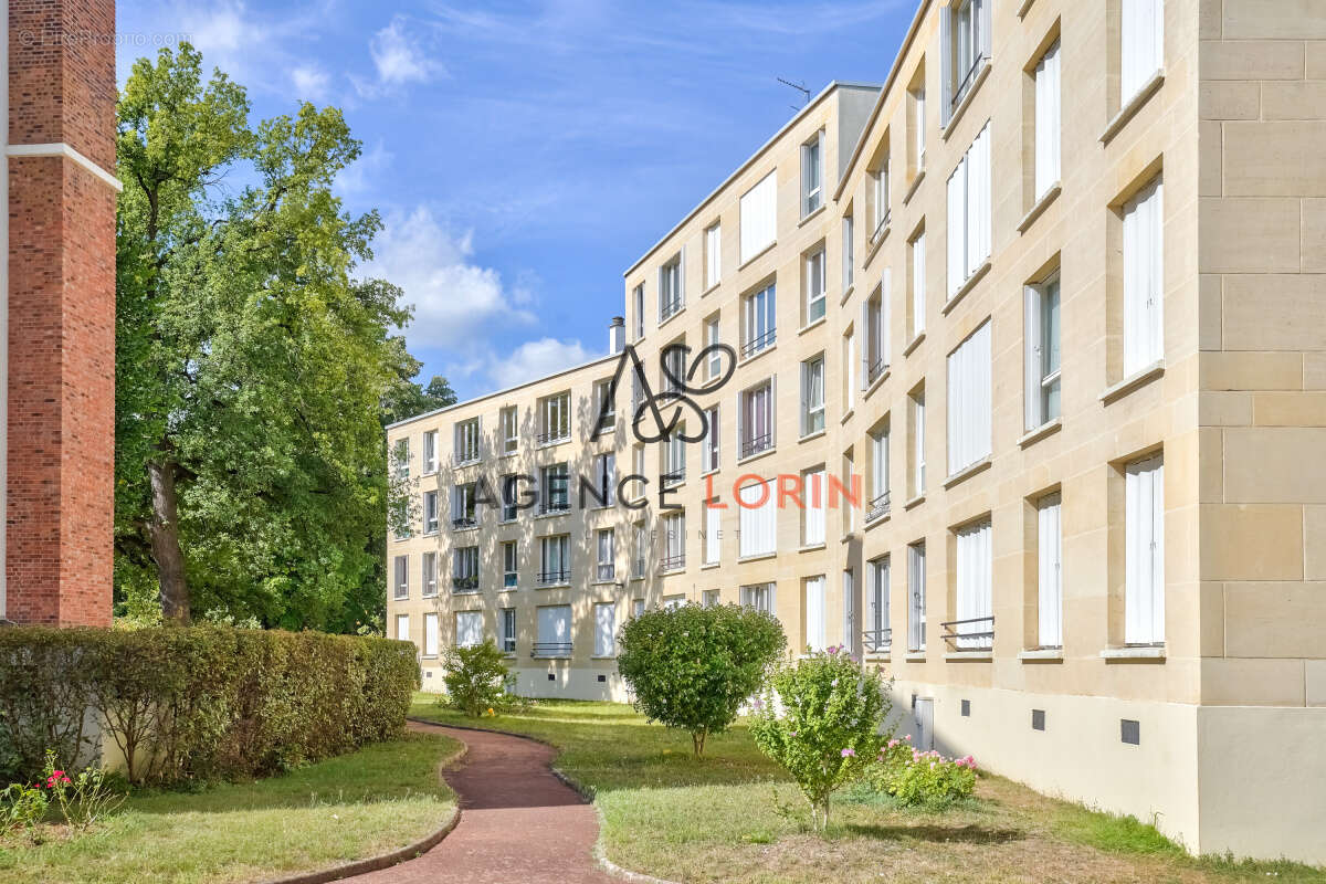 Studio Le Vésinet 1 pièce 28 m² - photo 2