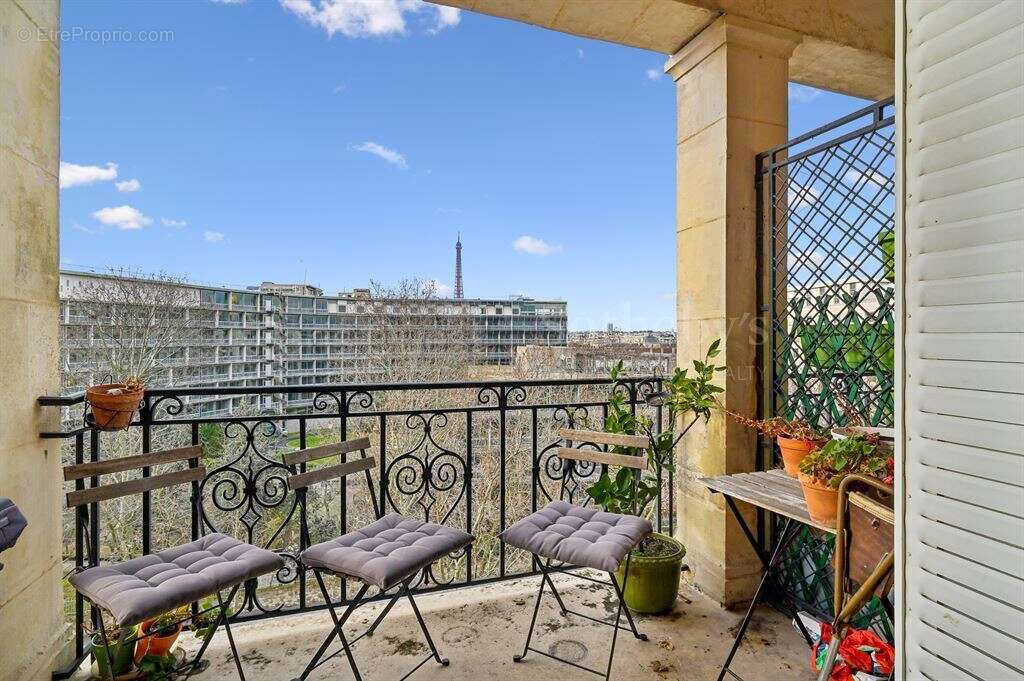 Appartement à PARIS-7E