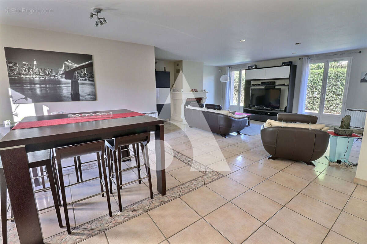 Maison à MERY-SUR-OISE