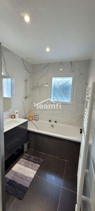 Maison à SAINT-MARTIN-DE-VALGALGUES