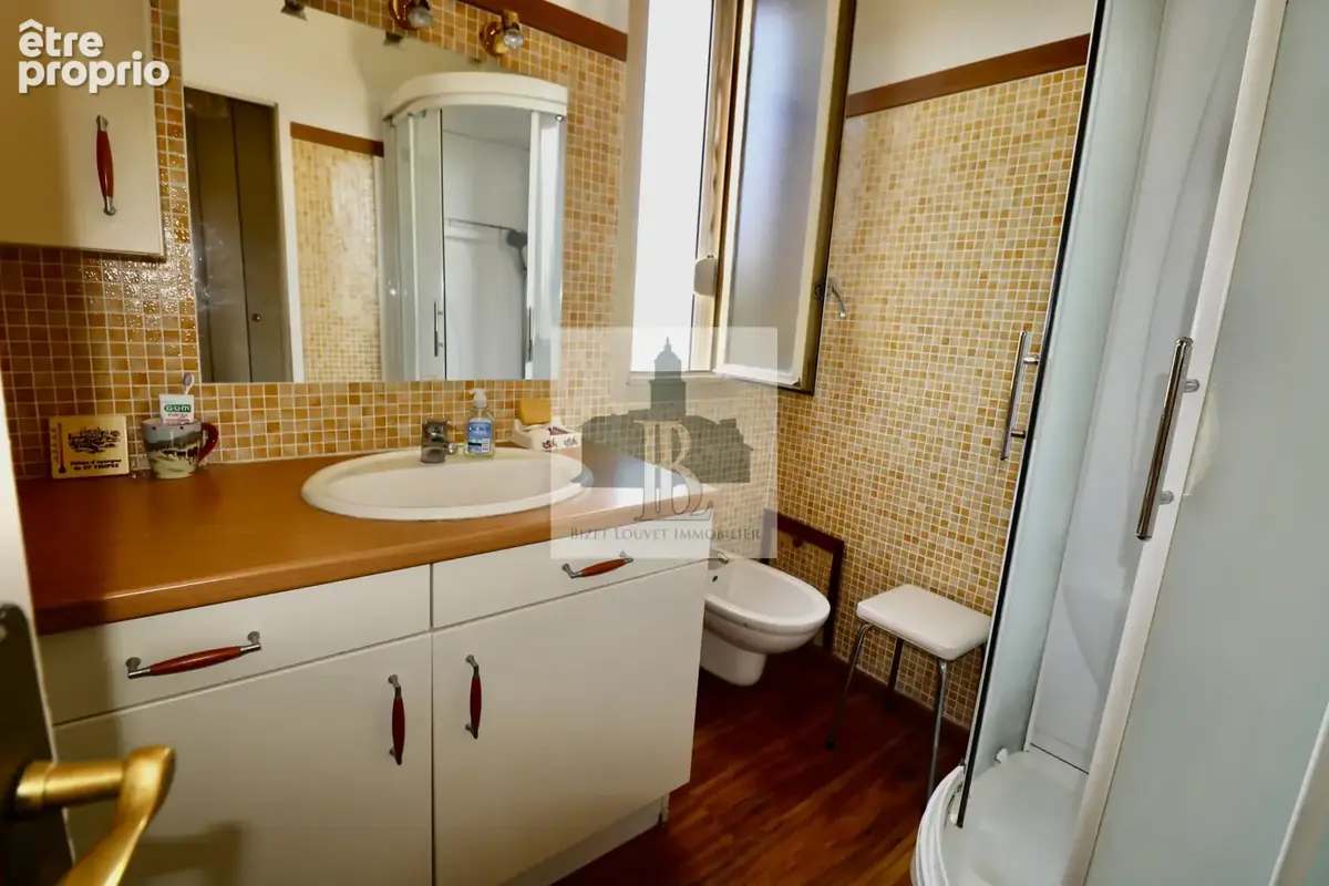 Rare à Saint-Tropez - Emplacement d'exception pour cet appartement avec terrasses et garage, piscine - photo 11