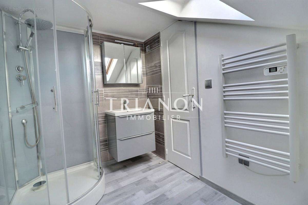 Appartement à SARTROUVILLE
