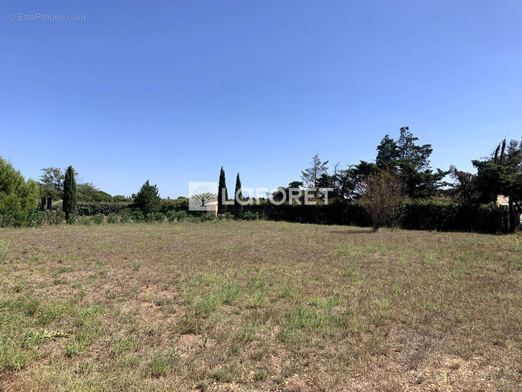Terrain à ARLES