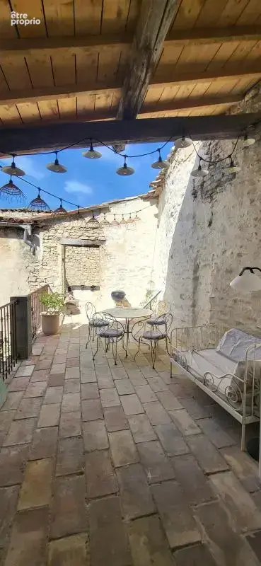 Congénies - Maison d'habitation de 160m2 + local professionnel 90 m2 + Grange & piscine - photo 5