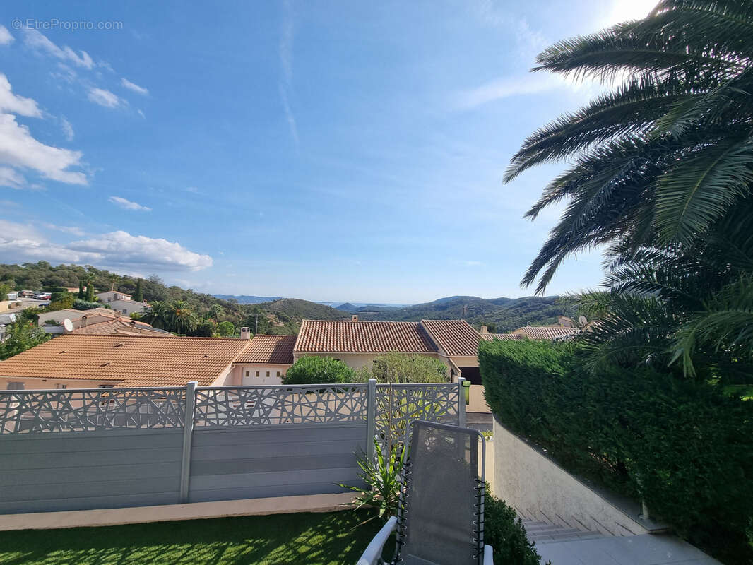 Limite mandelieu ville t4/t5 de 150m2 vue mer panoramique jardin entourant jacuzzi garage - photo 45