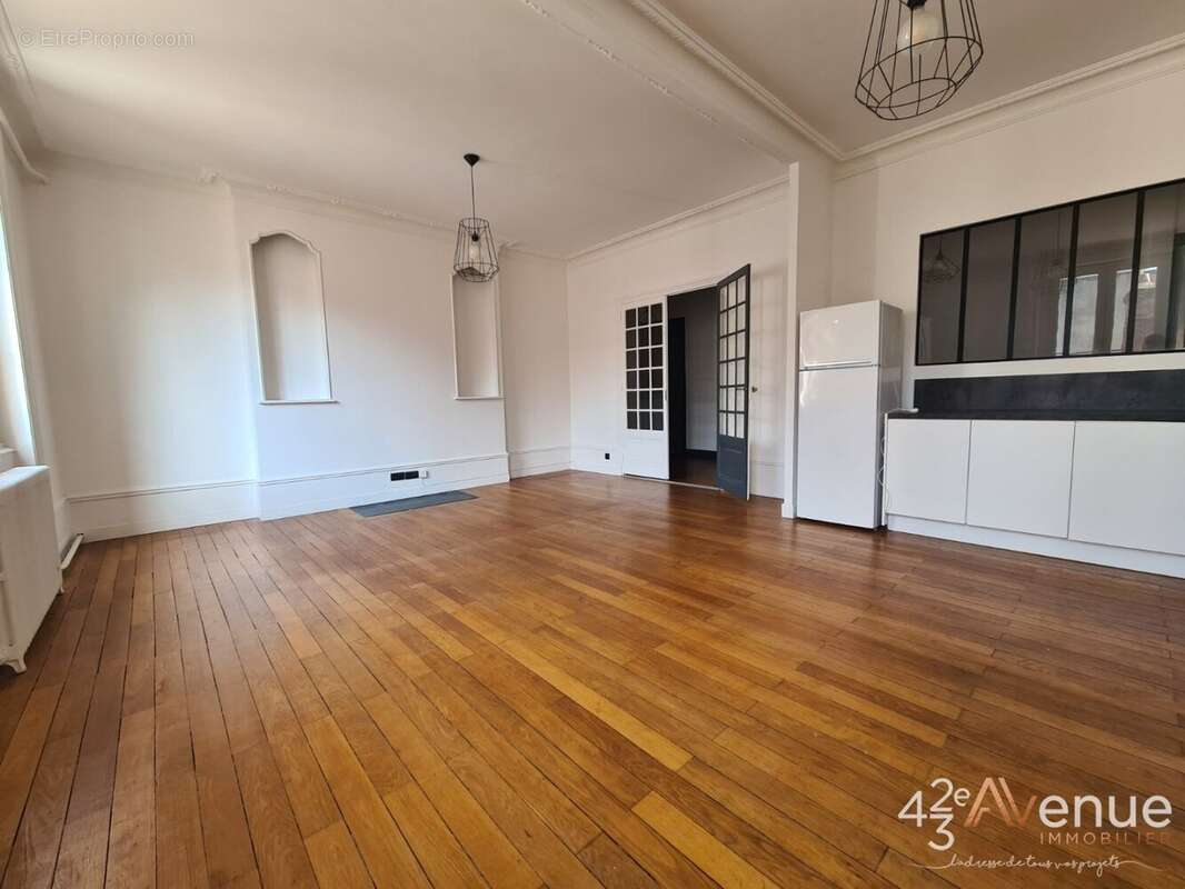 Appartement à SAINT-ETIENNE