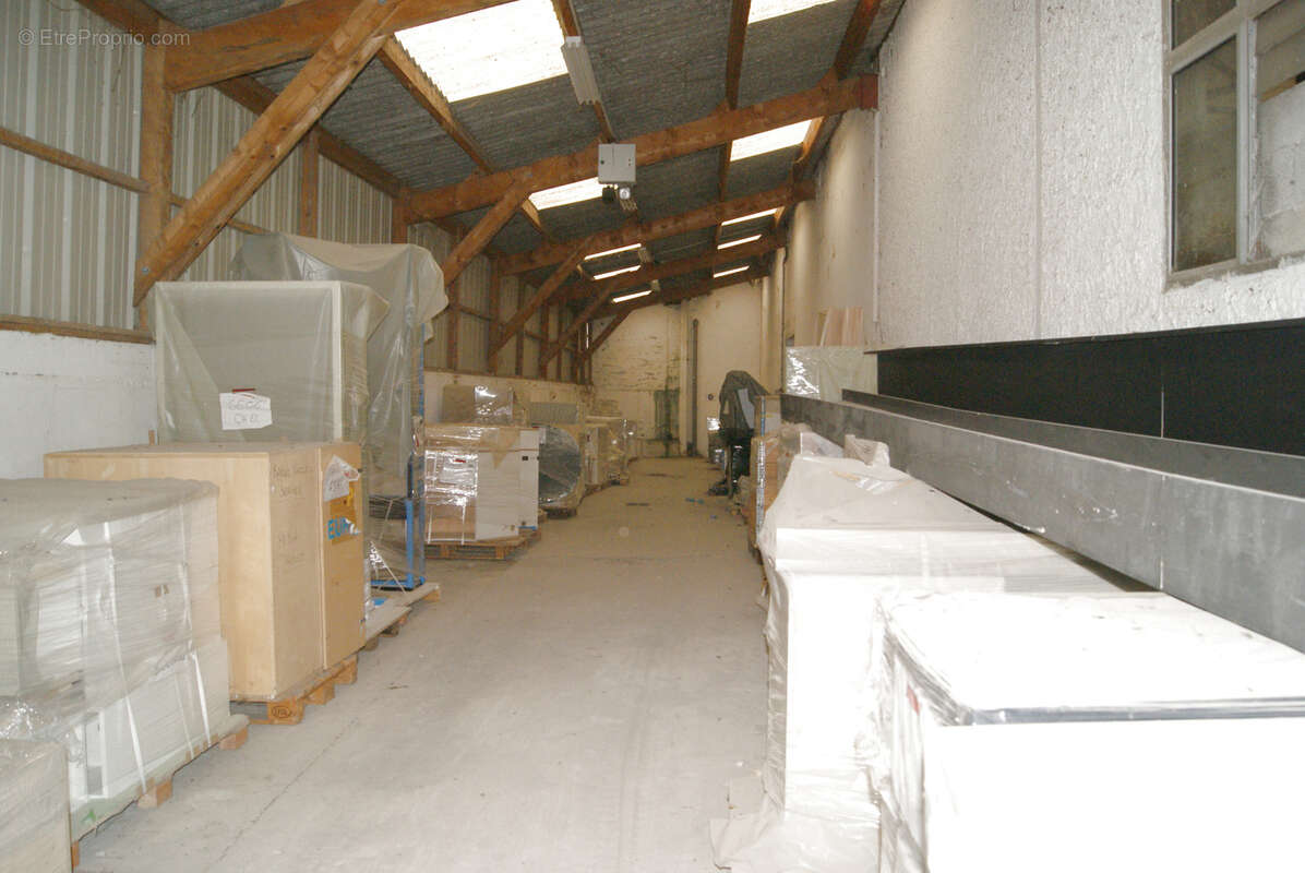 Commerce à SAINT-BONNET-DE-MURE