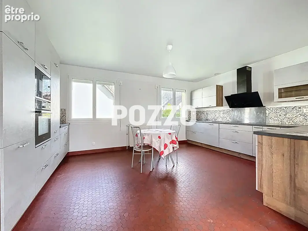 A vendre. saint-lô. beaux volumes avec vie de plain-pied. jardin de 600m² env. - photo 6