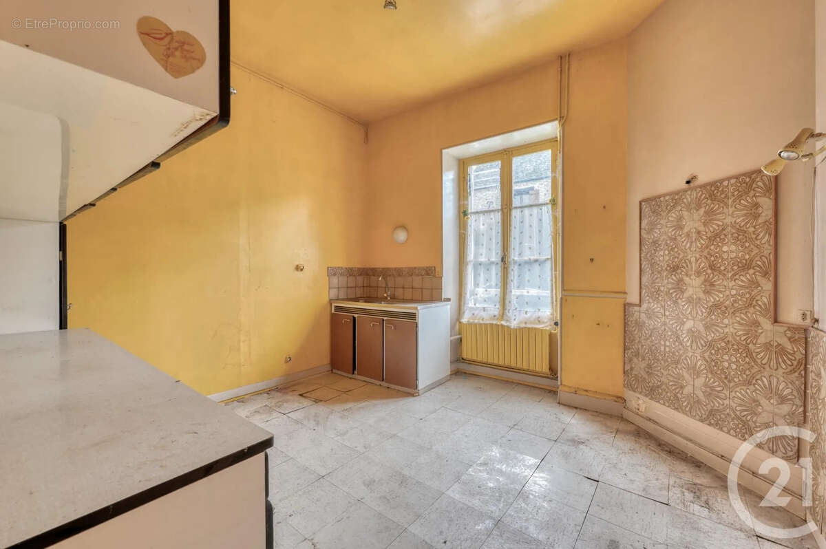 Maison à OZOUER-LE-VOULGIS