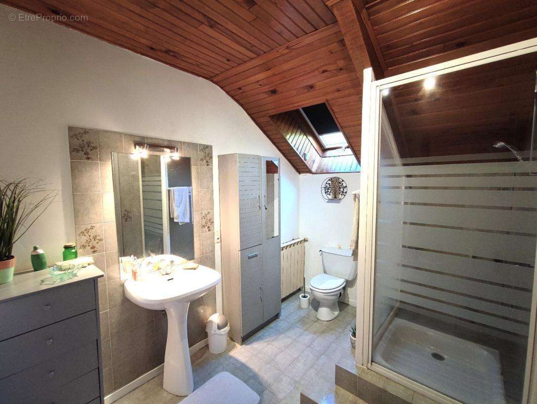 Maison à LIVINHAC-LE-HAUT