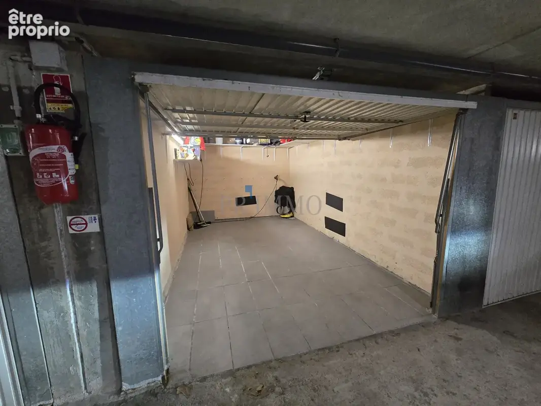 SAINT-RAPHAEL - Centre ville GARAGE 14,50m2 - photo 2