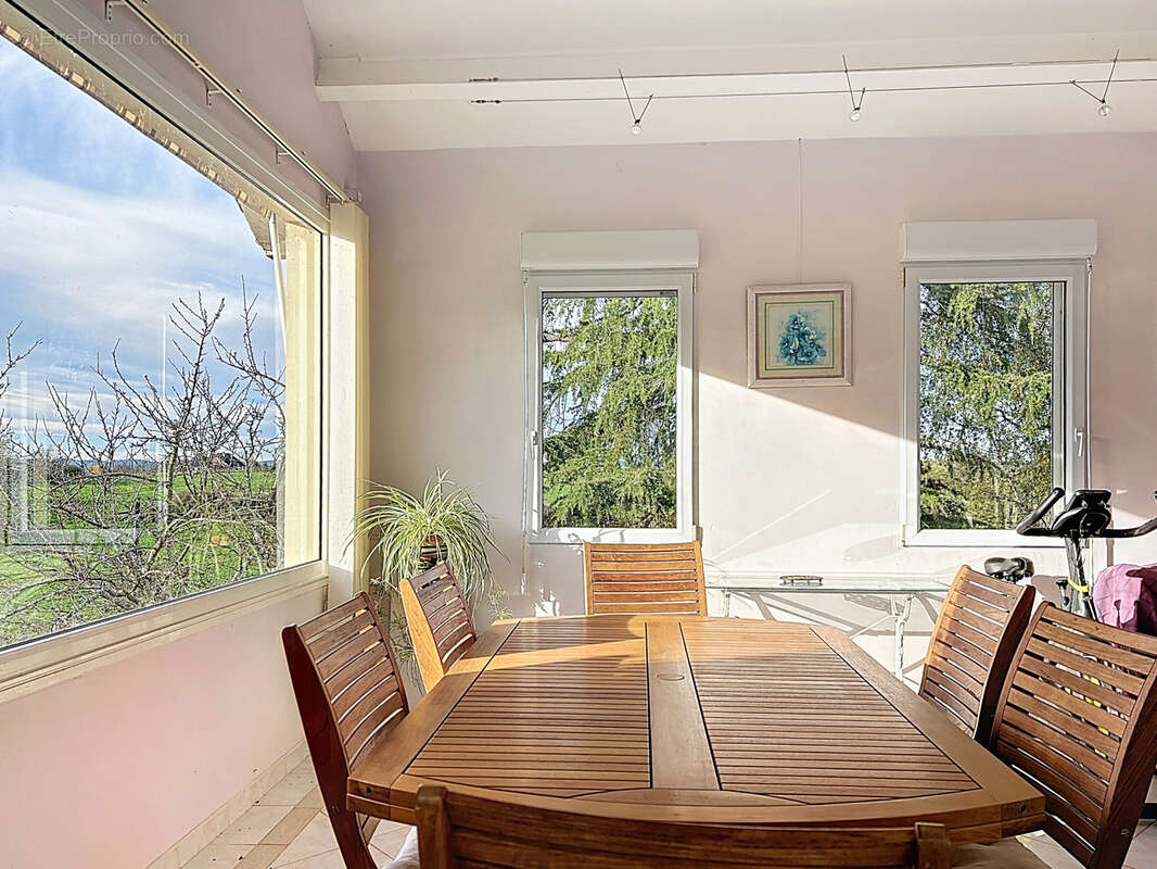 Maison à LISSAC-SUR-COUZE