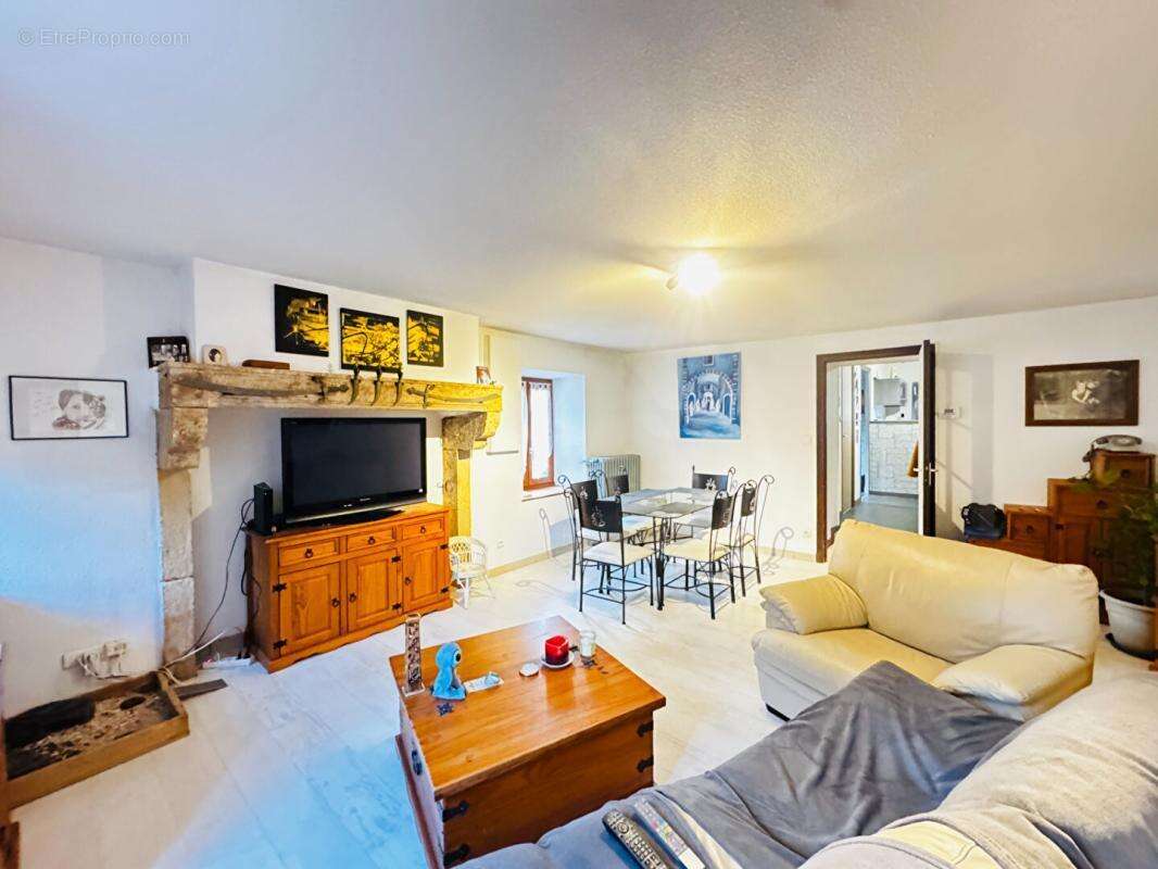 Appartement à SAINT-HAON-LE-CHATEL