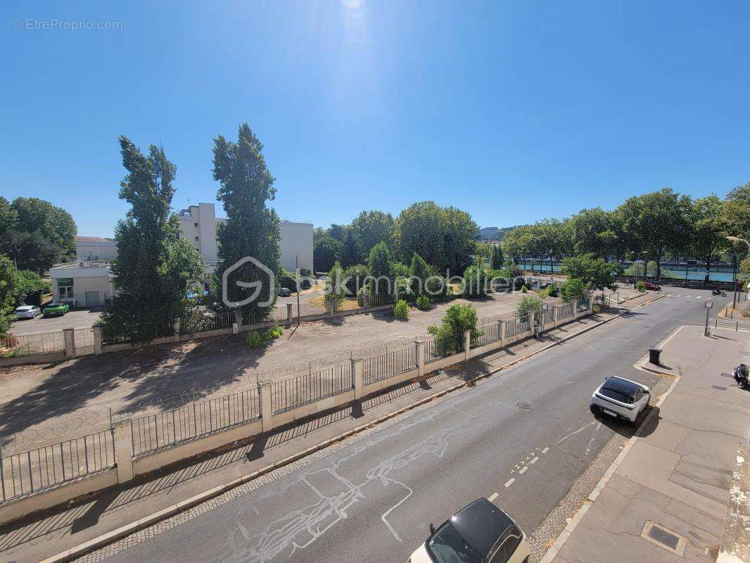 Appartement T3 - Entièrement rénové - Rue Gustave Nadaud - photo 10